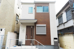 NYHotel 3 新宿2階建て3室1バスルーム1シャワー2トイレ